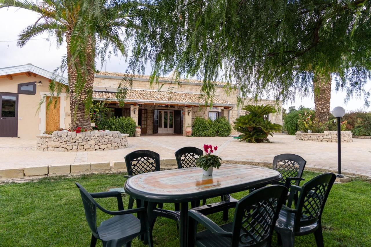 Casale Della Contea Affittacamere Modica Esterno foto